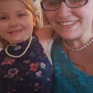 Meet your Posher, Lois